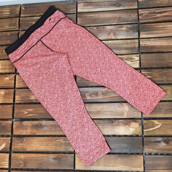 Nike Women's Dri-Fit AOP Relay Crop Running Tights - Picture 5 of 10